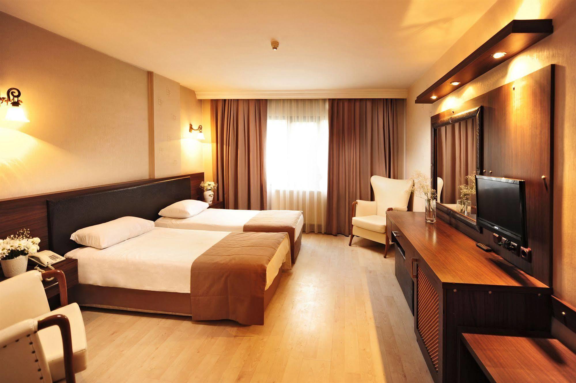 Uestuen Hotel Alsancak İzmir Dış mekan fotoğraf